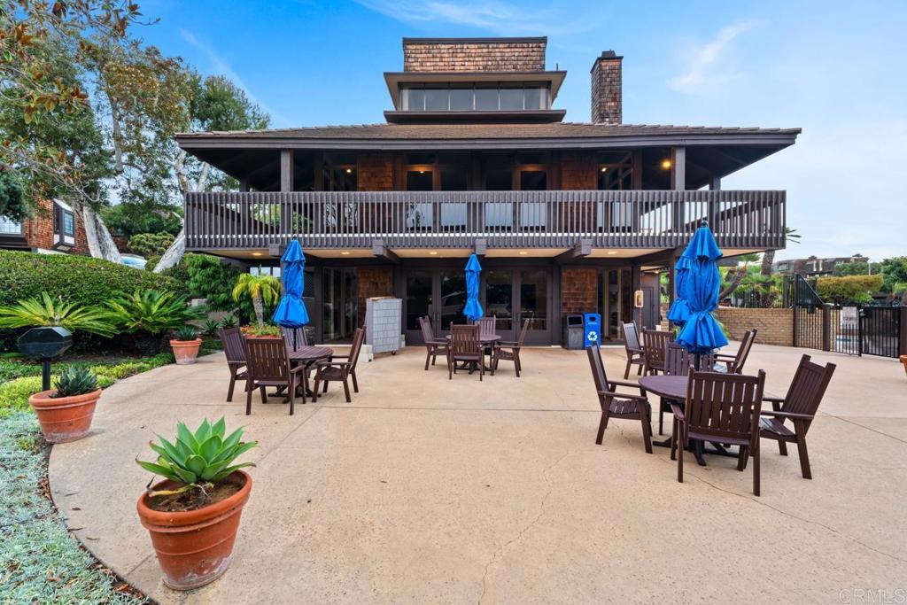 13051 Caminito Del Rocio Del Mar, CA 92014 - Photo 70 of 73 Clubhouse Patio