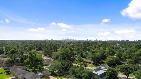 $835,000 | 2210 Chantilly Lane, Houston, TX 77018