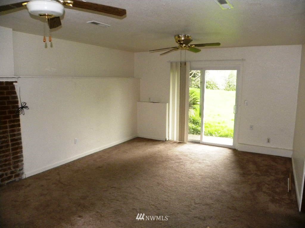 12940 Southeast 159th Street Renton, WA 98058 - Photo 3 of 11 Gallery Image 3