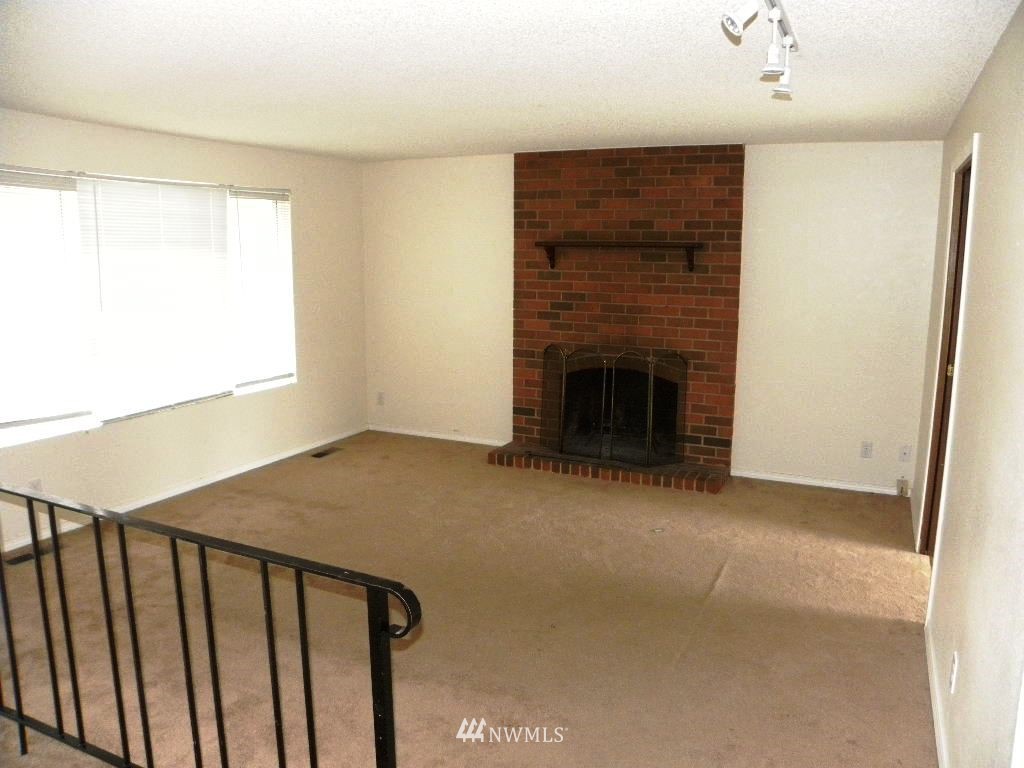 12940 Southeast 159th Street Renton, WA 98058 - Photo 4 of 11 Gallery Image 4