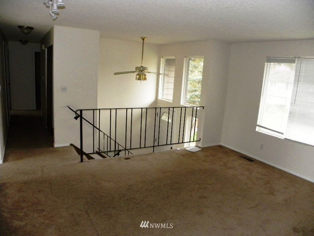 12940 Southeast 159th Street Renton, WA 98058 - Photo 5 of 11 Gallery Image 5