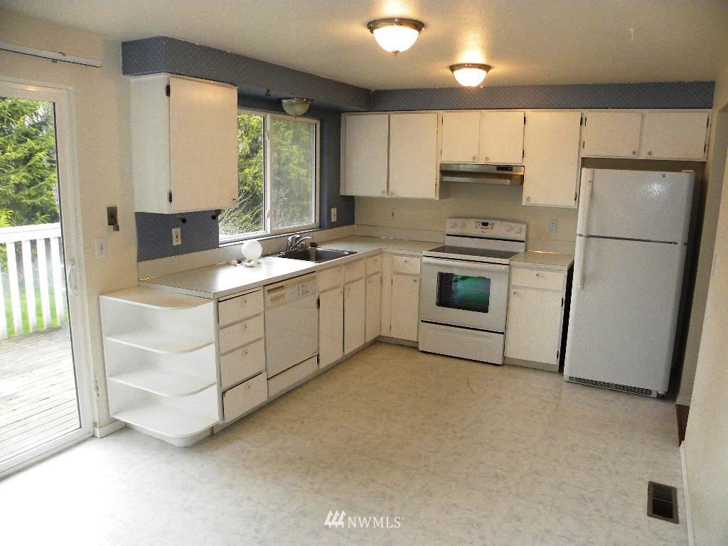 12940 Southeast 159th Street Renton, WA 98058 - Photo 6 of 11 Gallery Image 6