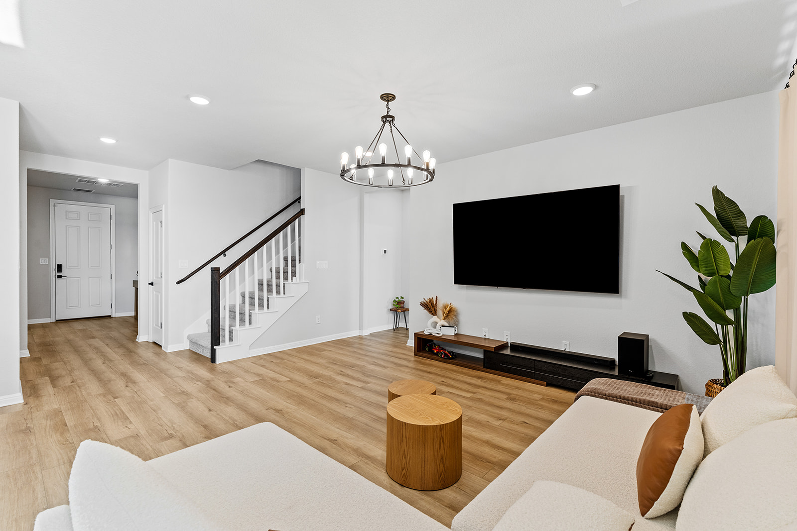 13117 Lapoynor Street Manor, TX 78653 - Photo 6 of 33