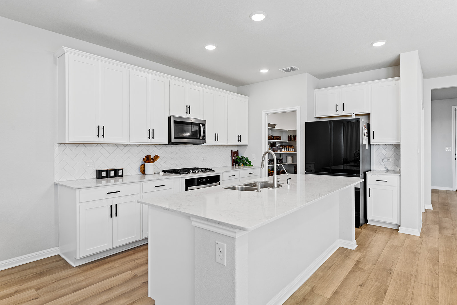 13117 Lapoynor Street Manor, TX 78653 - Photo 10 of 33