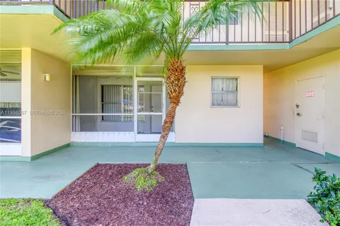 $115,000 | 804 Southeast 7th Street, Unit 107, Deerfield Beach, FL 33441