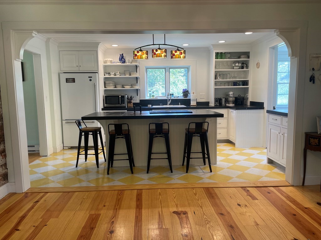 726 Colrain Road Greenfield, MA 01301 - Photo 5 of 41 Gallery Image 5