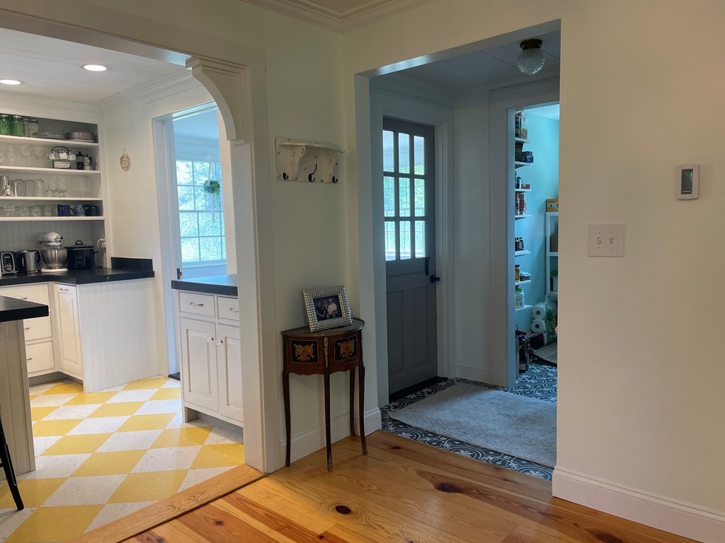 726 Colrain Road Greenfield, MA 01301 - Photo 9 of 41 Gallery Image 9