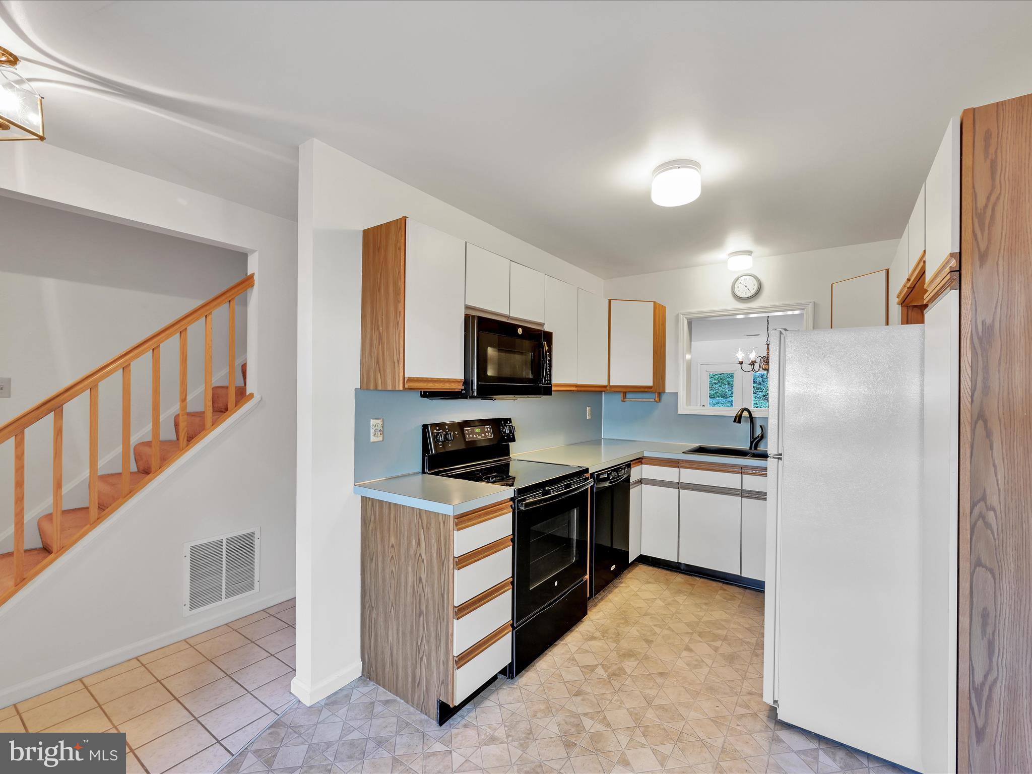 130 Pinnacle Point Drive Lancaster, PA 17601 - Photo 10 of 28 Kitchen