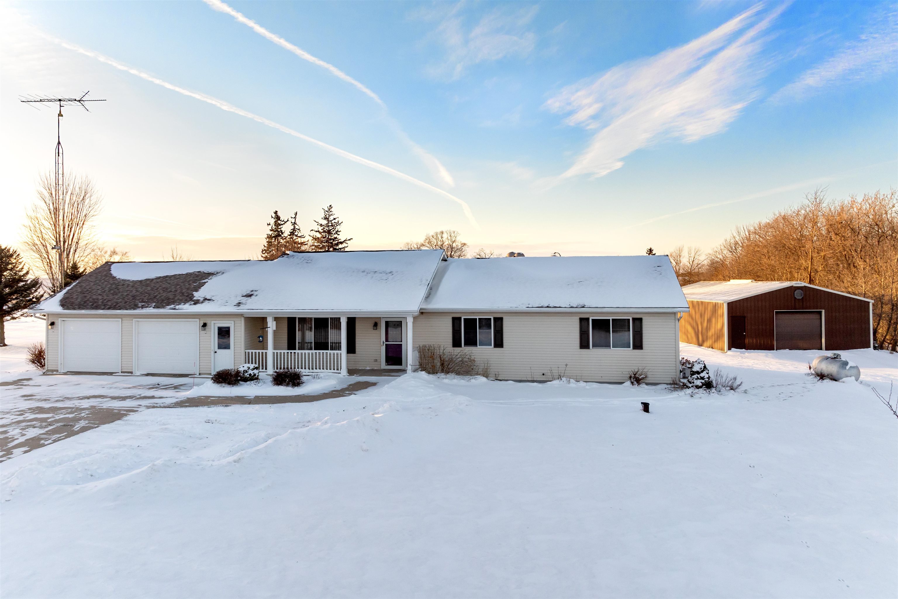 9268 Tri-County Road Ripon, WI 54971 - Photo 1 of 27