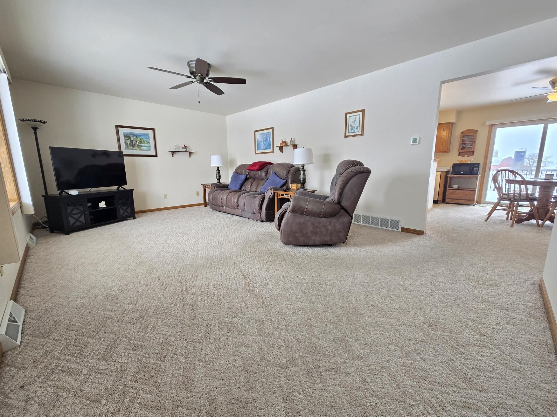 9268 Tri-County Road Ripon, WI 54971 - Photo 12 of 27