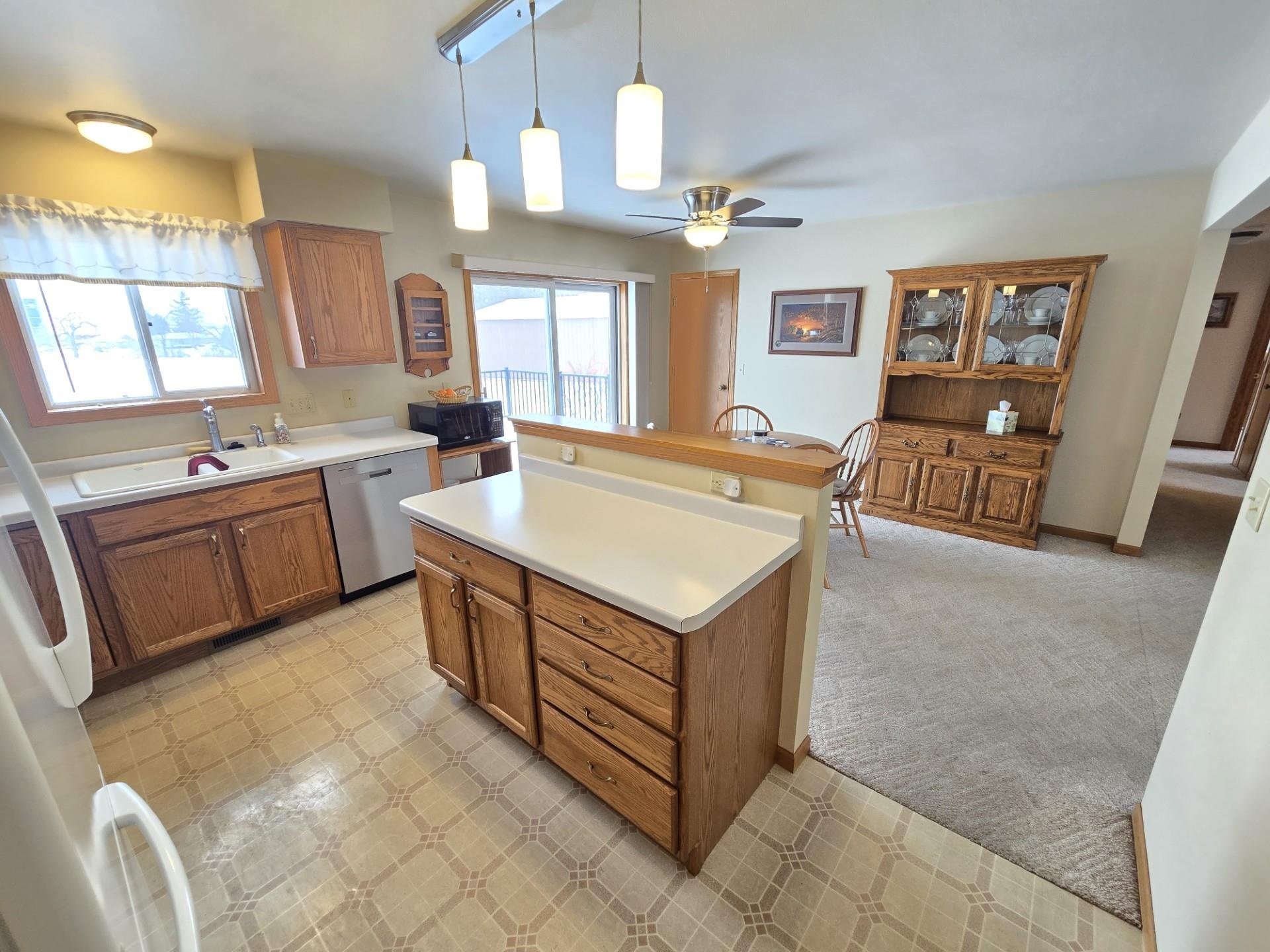 9268 Tri-County Road Ripon, WI 54971 - Photo 8 of 27