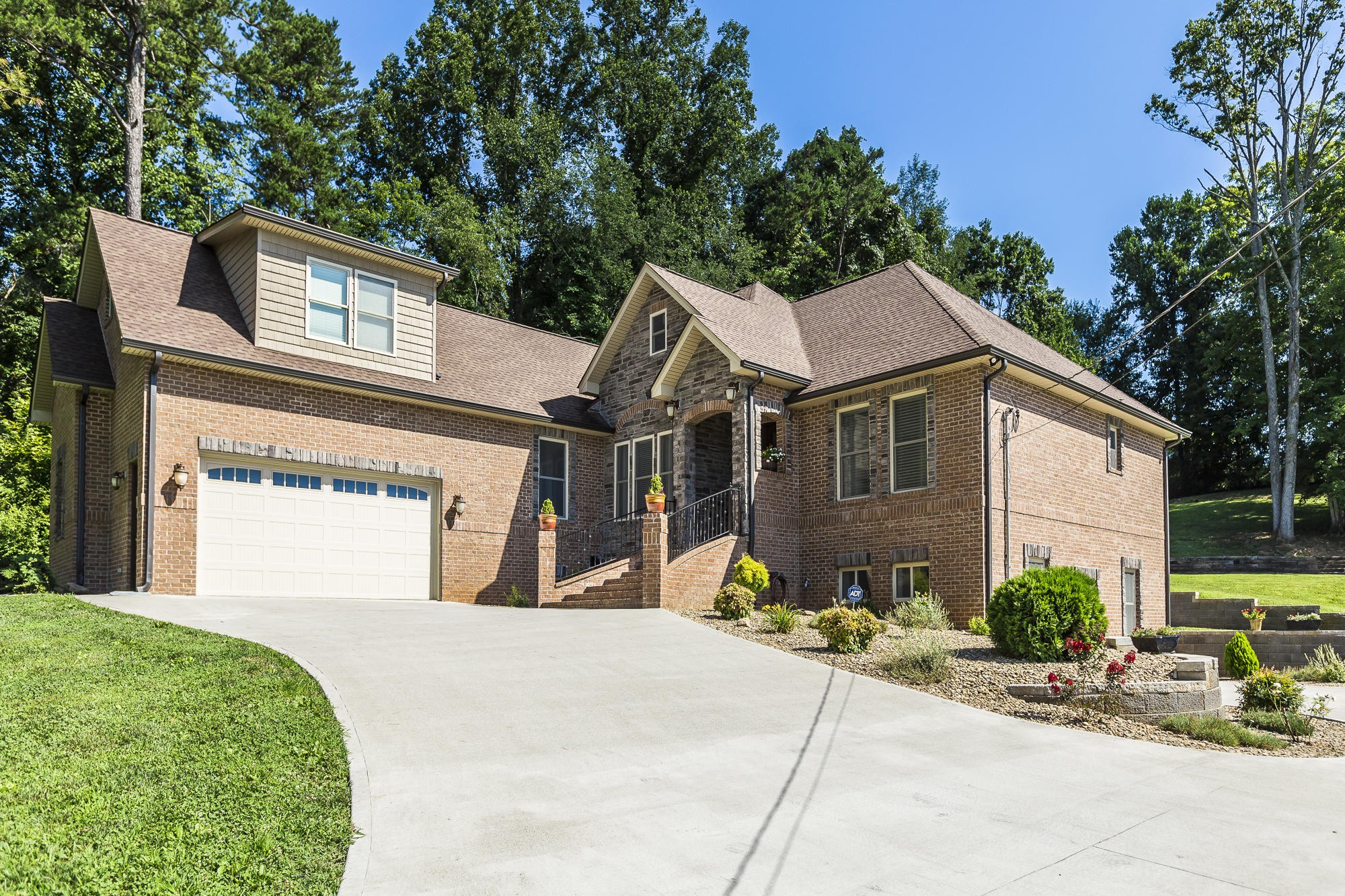 8316 Heiskell Road Powell, TN 37849 - Photo 2 of 33 Gallery Image 2