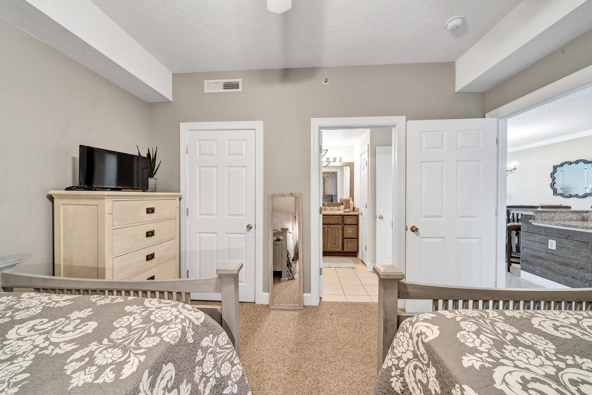 17545 Front Beach Road, Unit 1606 Panama City Beach, FL 32413 - Photo 11 of 16 17545 Front Beach Rd Unit 1606 Panama Ci
