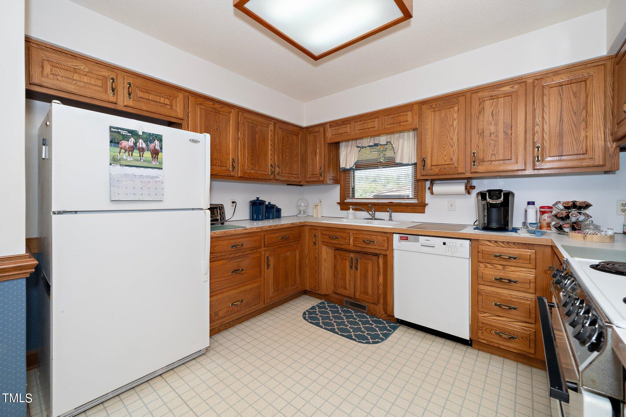 5033 Olde South Road Raleigh, NC 27606 - Photo 11 of 32 11
