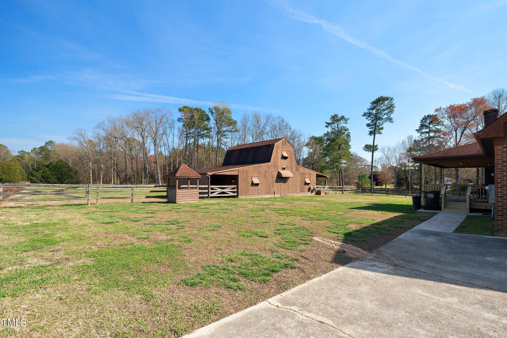 5033 Olde South Road Raleigh, NC 27606 - Photo 23 of 32 23
