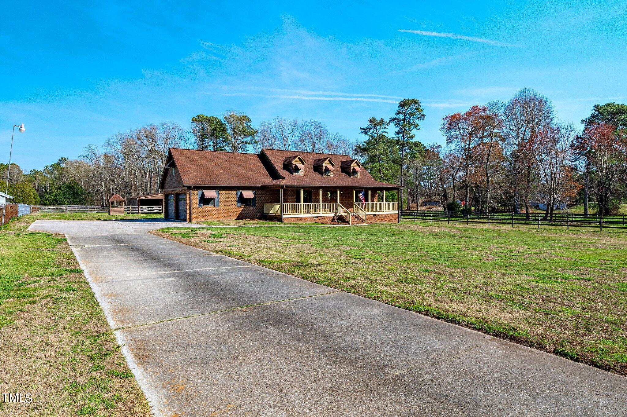 5033 Olde South Road Raleigh, NC 27606 - Photo 3 of 32 3