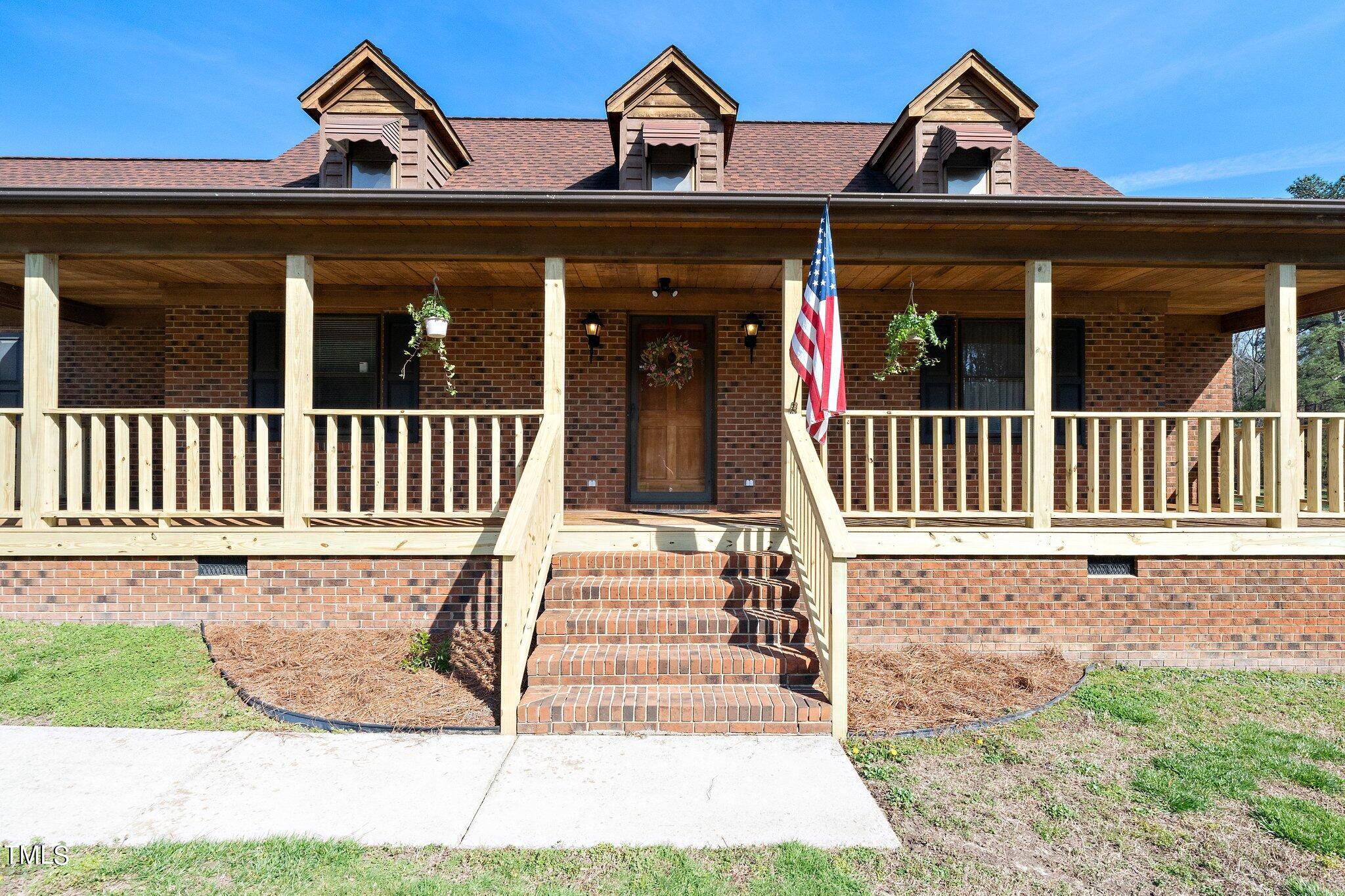 5033 Olde South Road Raleigh, NC 27606 - Photo 4 of 32 4