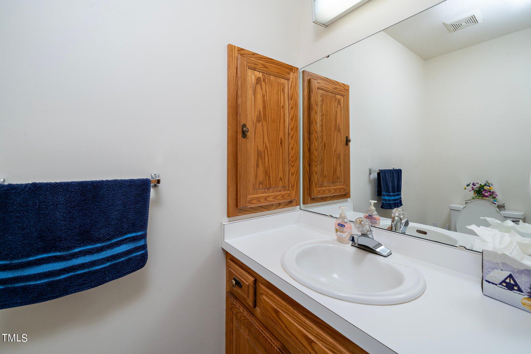 5033 Olde South Road Raleigh, NC 27606 - Photo 6 of 32 6