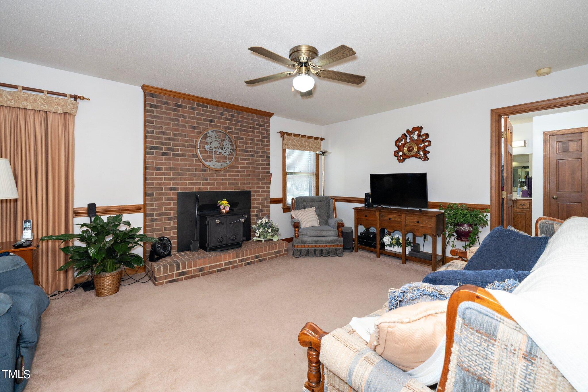 5033 Olde South Road Raleigh, NC 27606 - Photo 7 of 32 7
