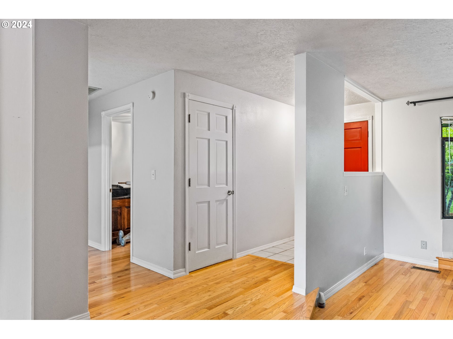 3677 Spring Street South Salem, OR 97302 - Photo 2 of 28 Gallery Image 2