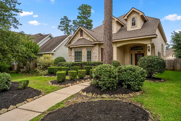 $2,950 | 63 Panterra Way, The Woodlands, TX 77382