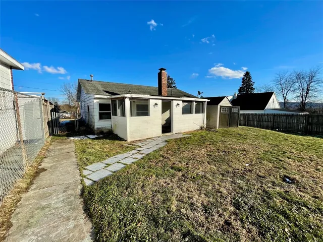 $2,350 | 705 North McKinley Avenue, Endicott, NY 13760