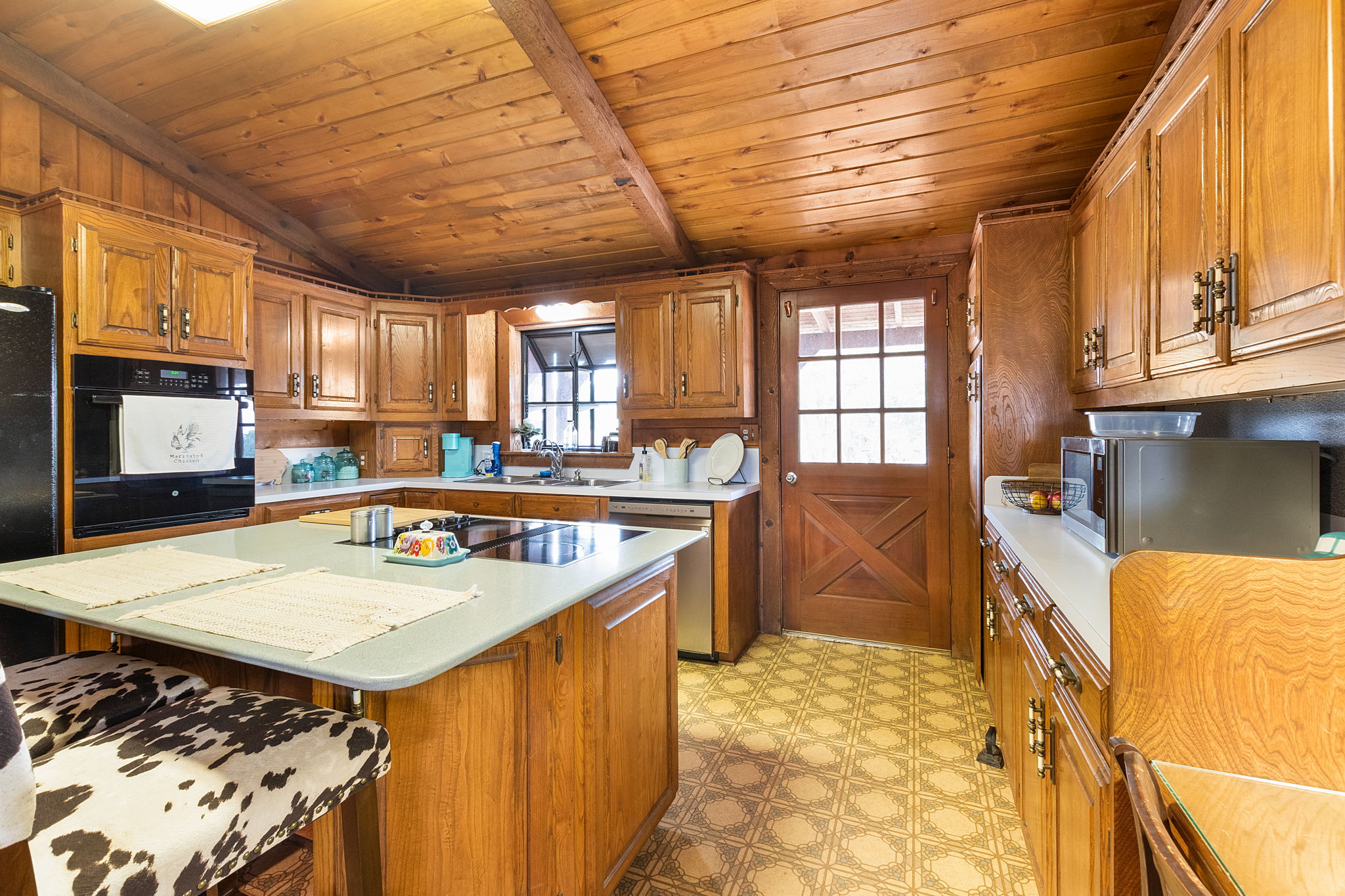 124 Old Mission Road Kempner, TX 76539 - Photo 12 of 40 a very nice looking kitchen with a large window