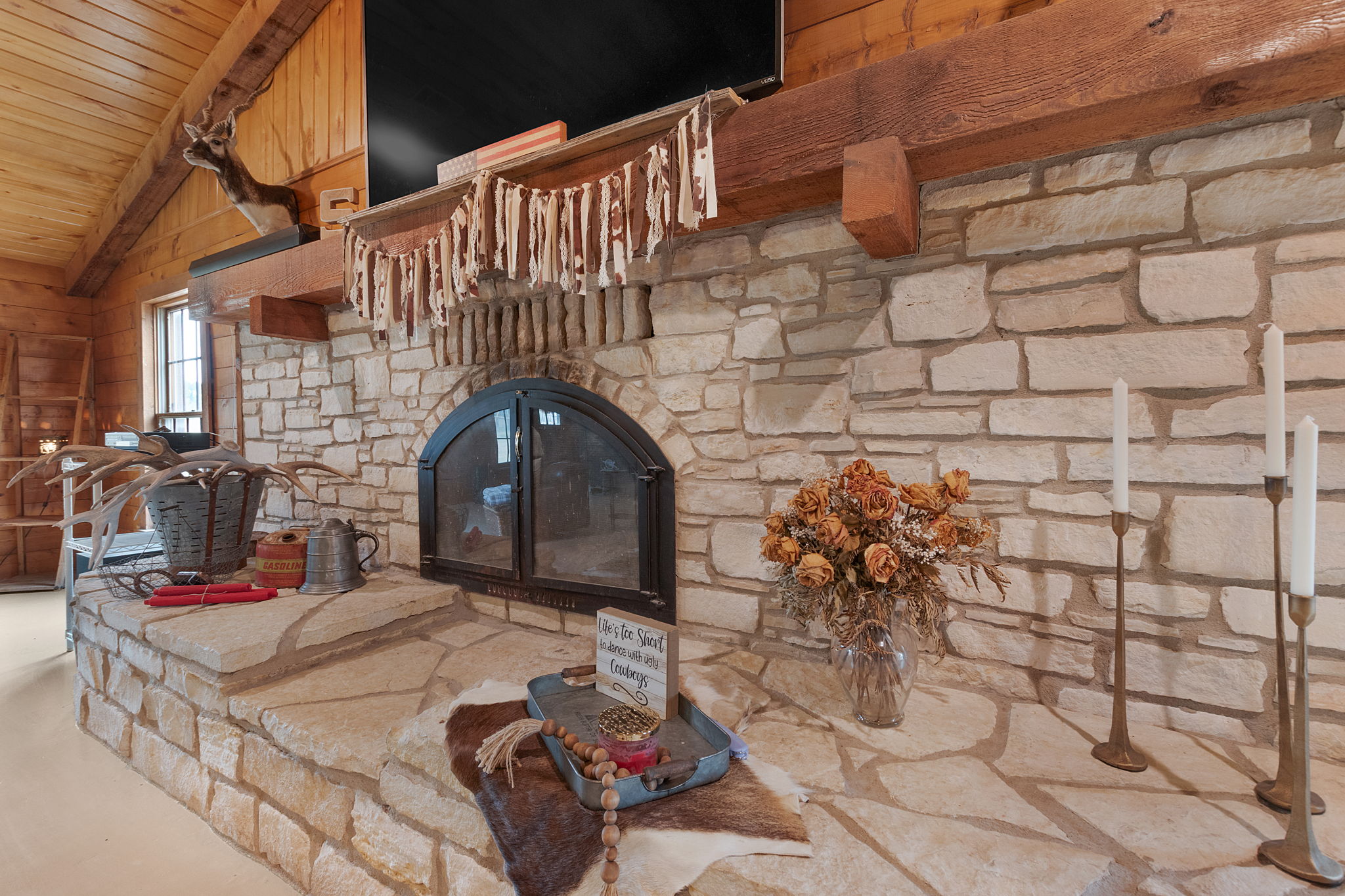 124 Old Mission Road Kempner, TX 76539 - Photo 7 of 40 a view of entryway with a fireplace