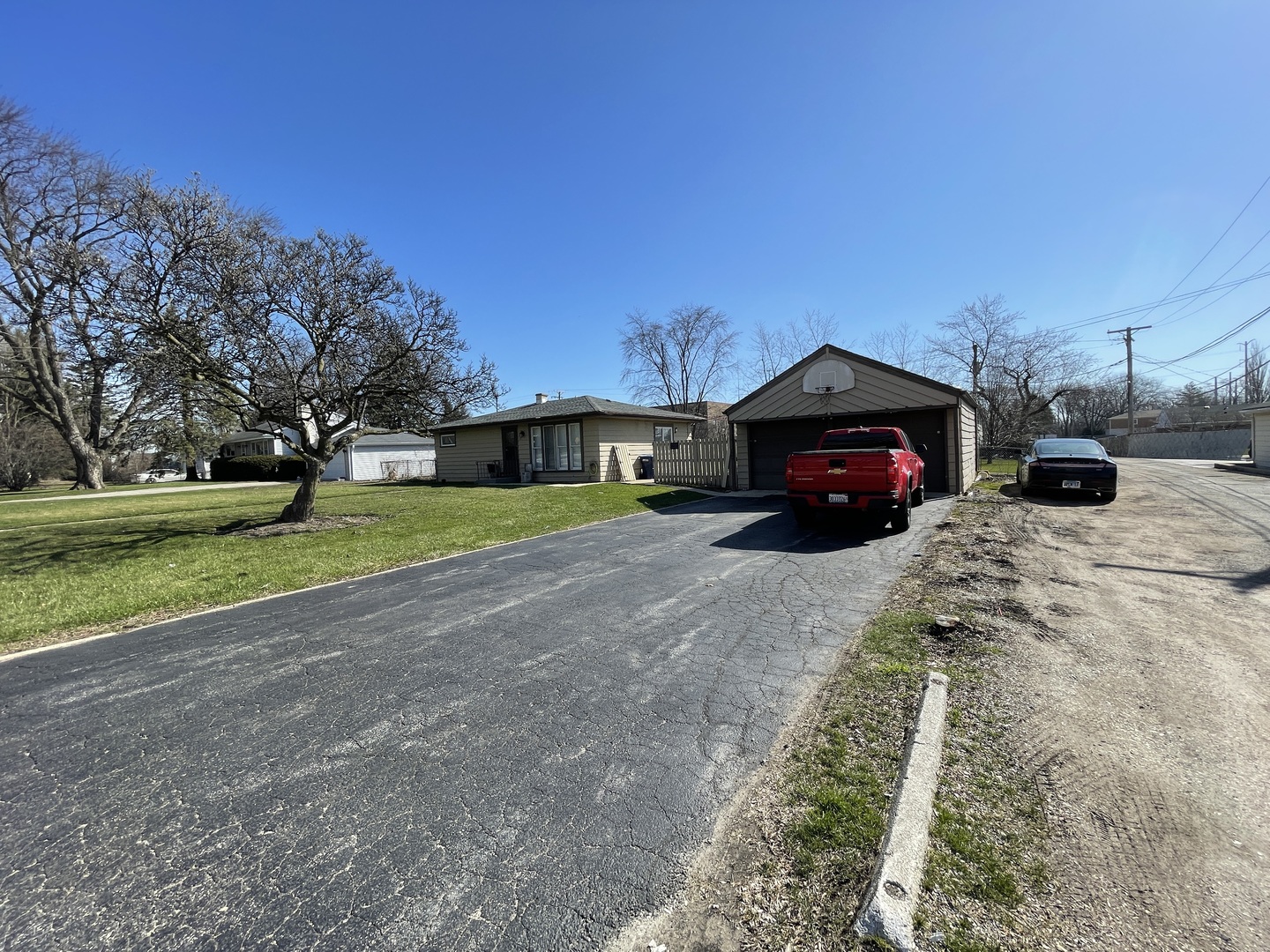 511 Rockland Road Lake Bluff, IL 60044 - Photo 18 of 35 a view of a house with a yard