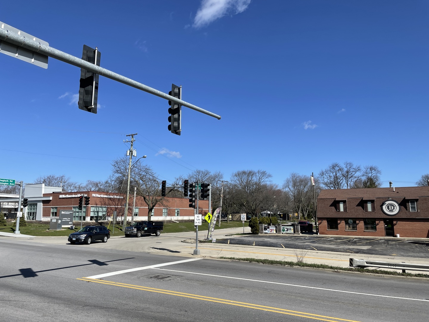 511 Rockland Road Lake Bluff, IL 60044 - Photo 29 of 35 a view of a city street