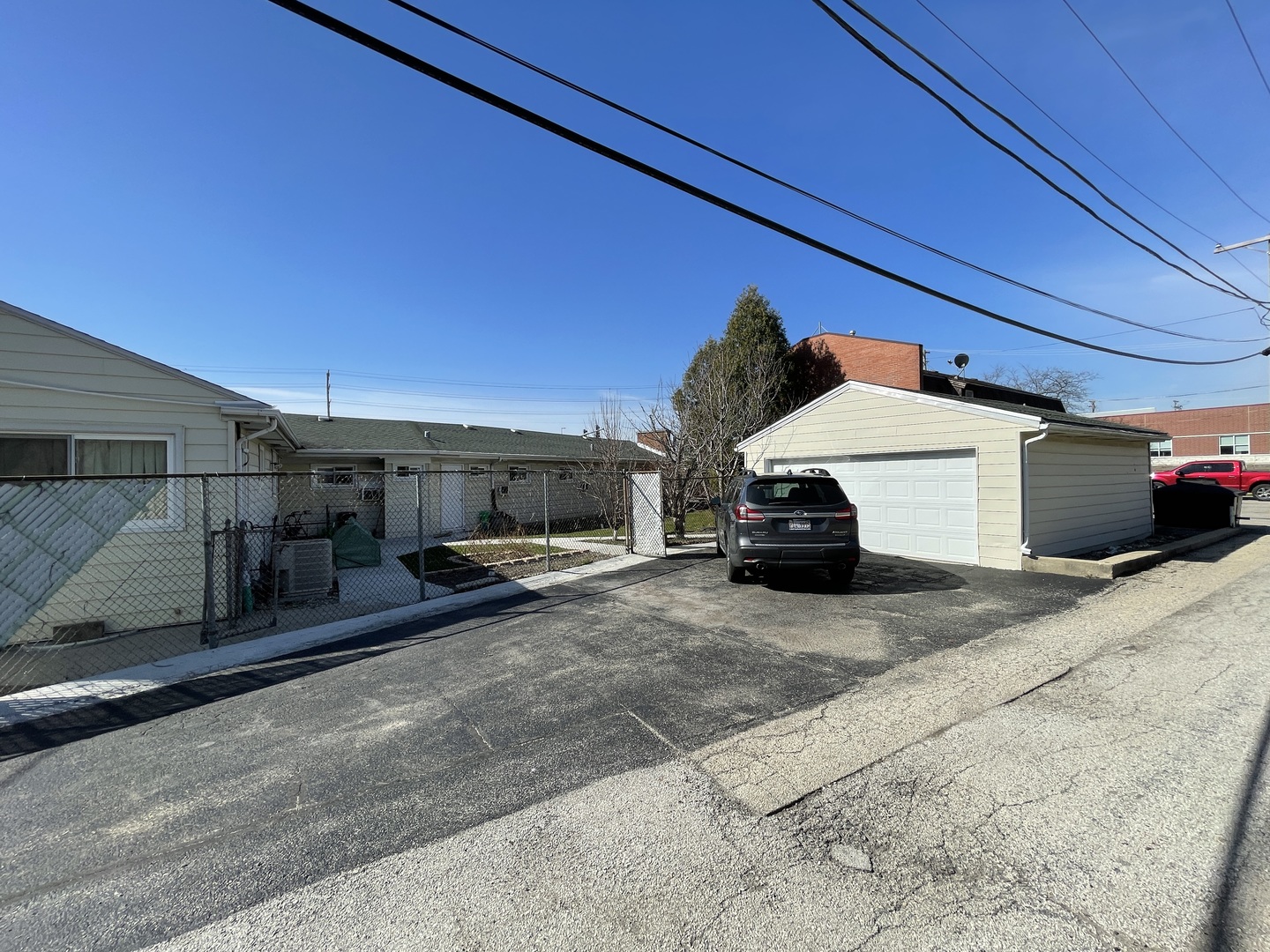 511 Rockland Road Lake Bluff, IL 60044 - Photo 5 of 35 a car parked in front of a building