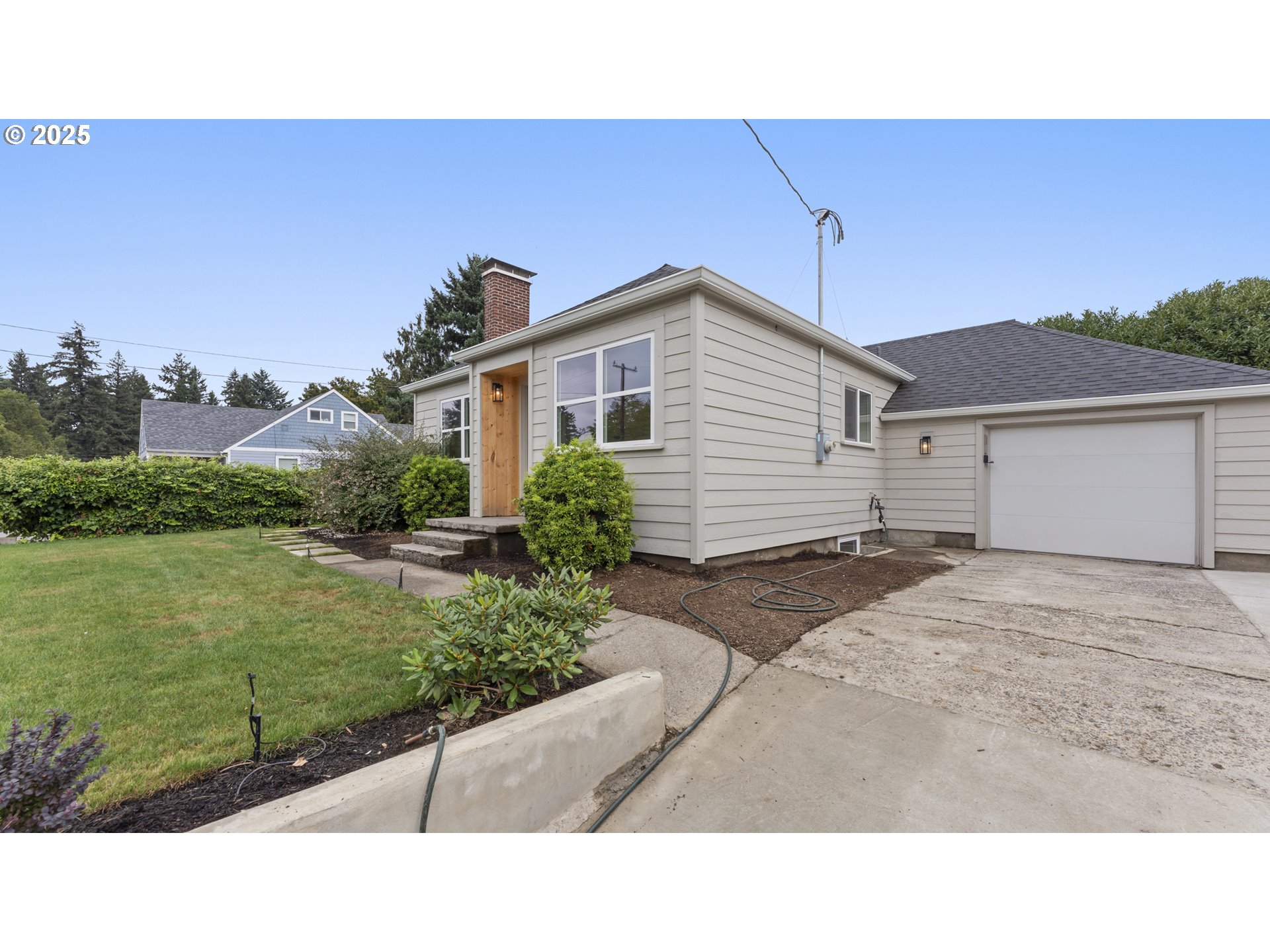 1838 Northeast 65th Avenue Portland, OR 97213 - Photo 2 of 40