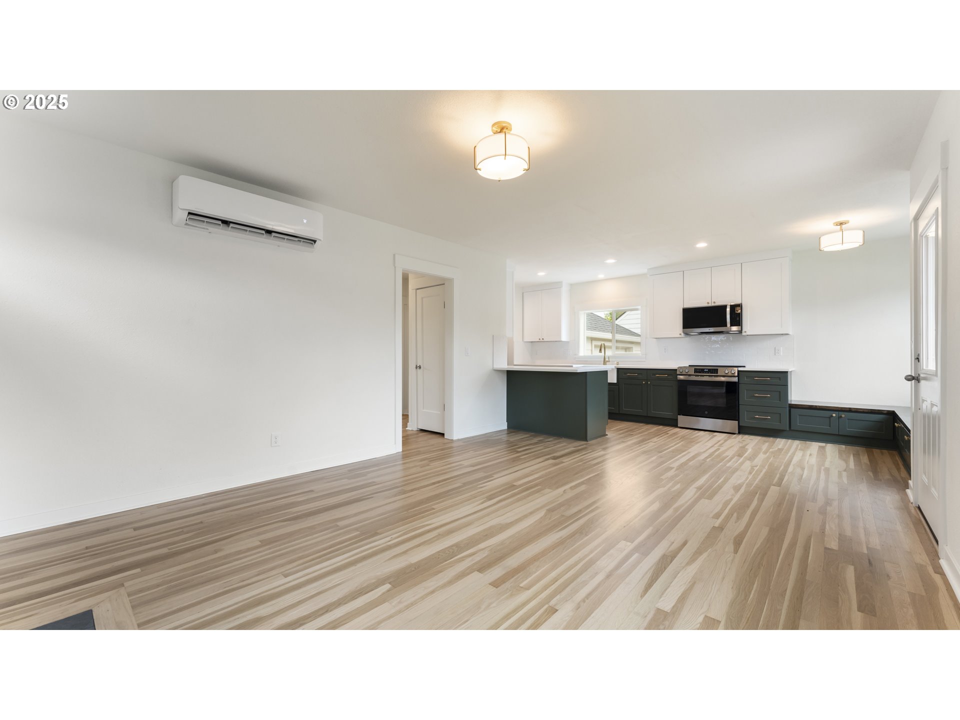 1838 Northeast 65th Avenue Portland, OR 97213 - Photo 5 of 40