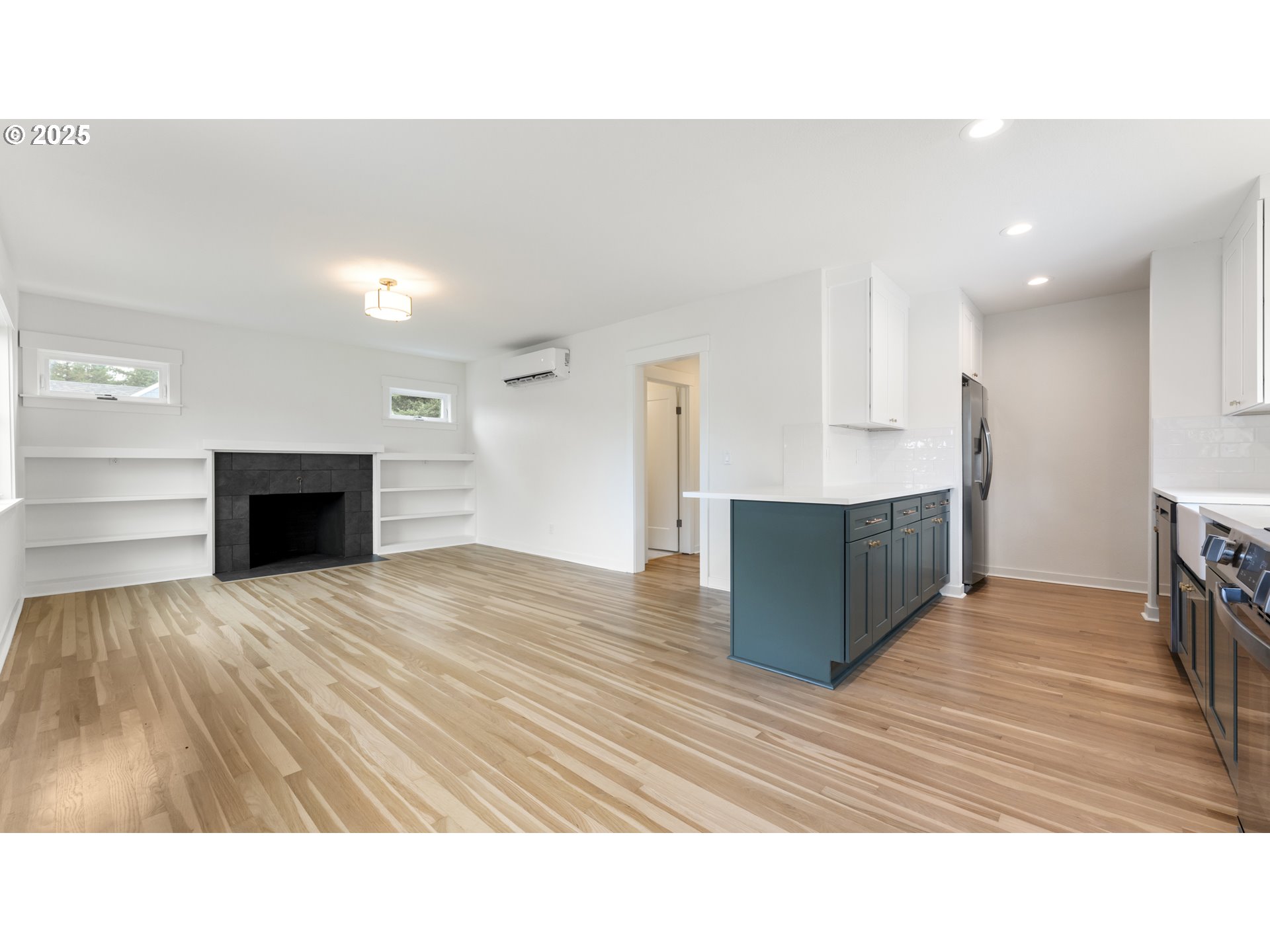 1838 Northeast 65th Avenue Portland, OR 97213 - Photo 7 of 40