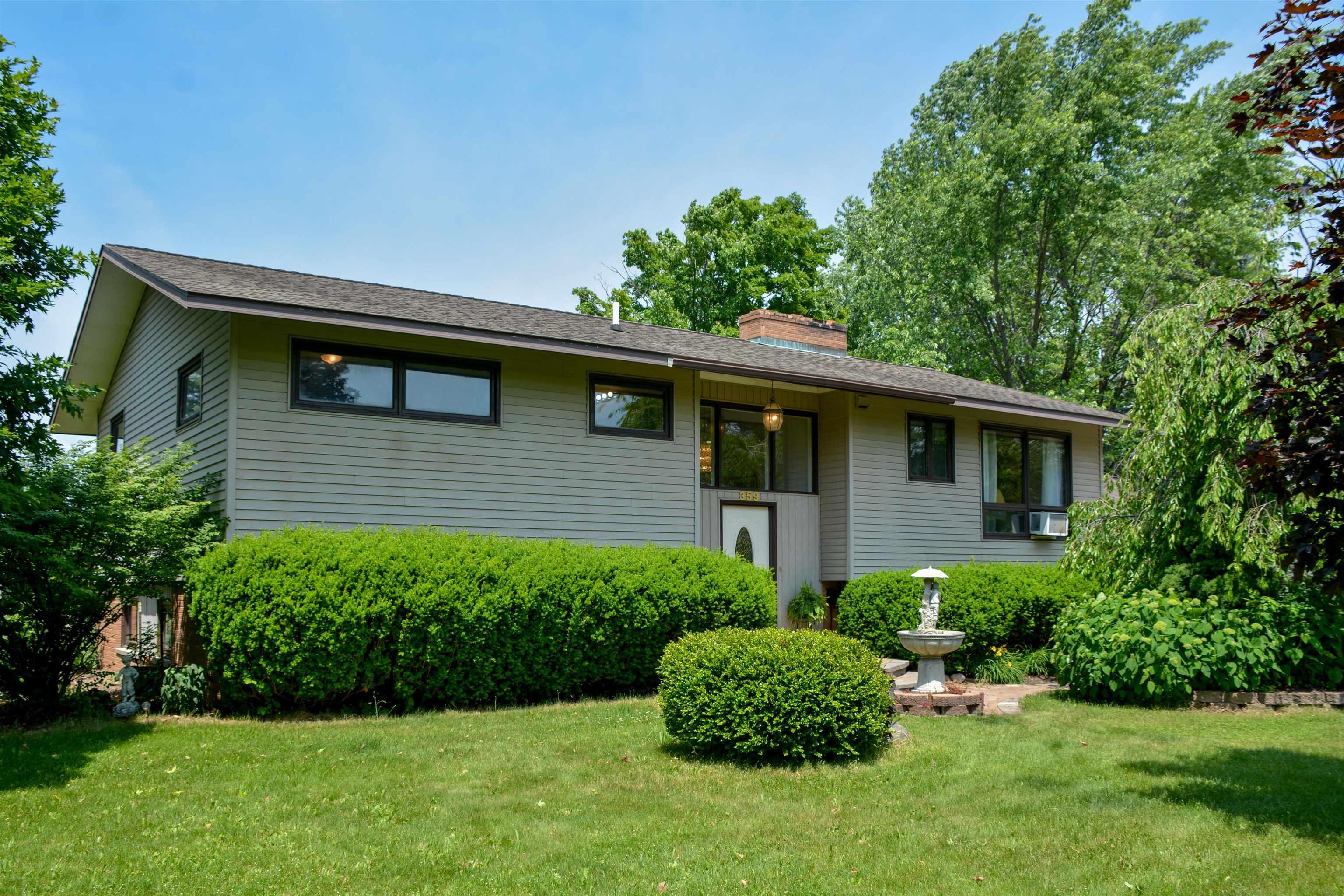 359 North Keystone Road Traverse City, MI 49696 - Photo 1 of 54