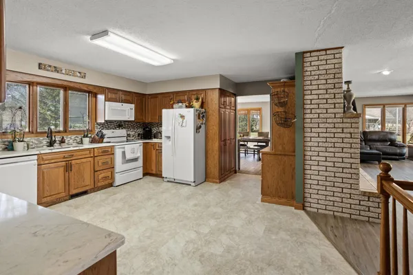 $412,500 | 4122 40th Avenue South, Moorhead, MN 56560