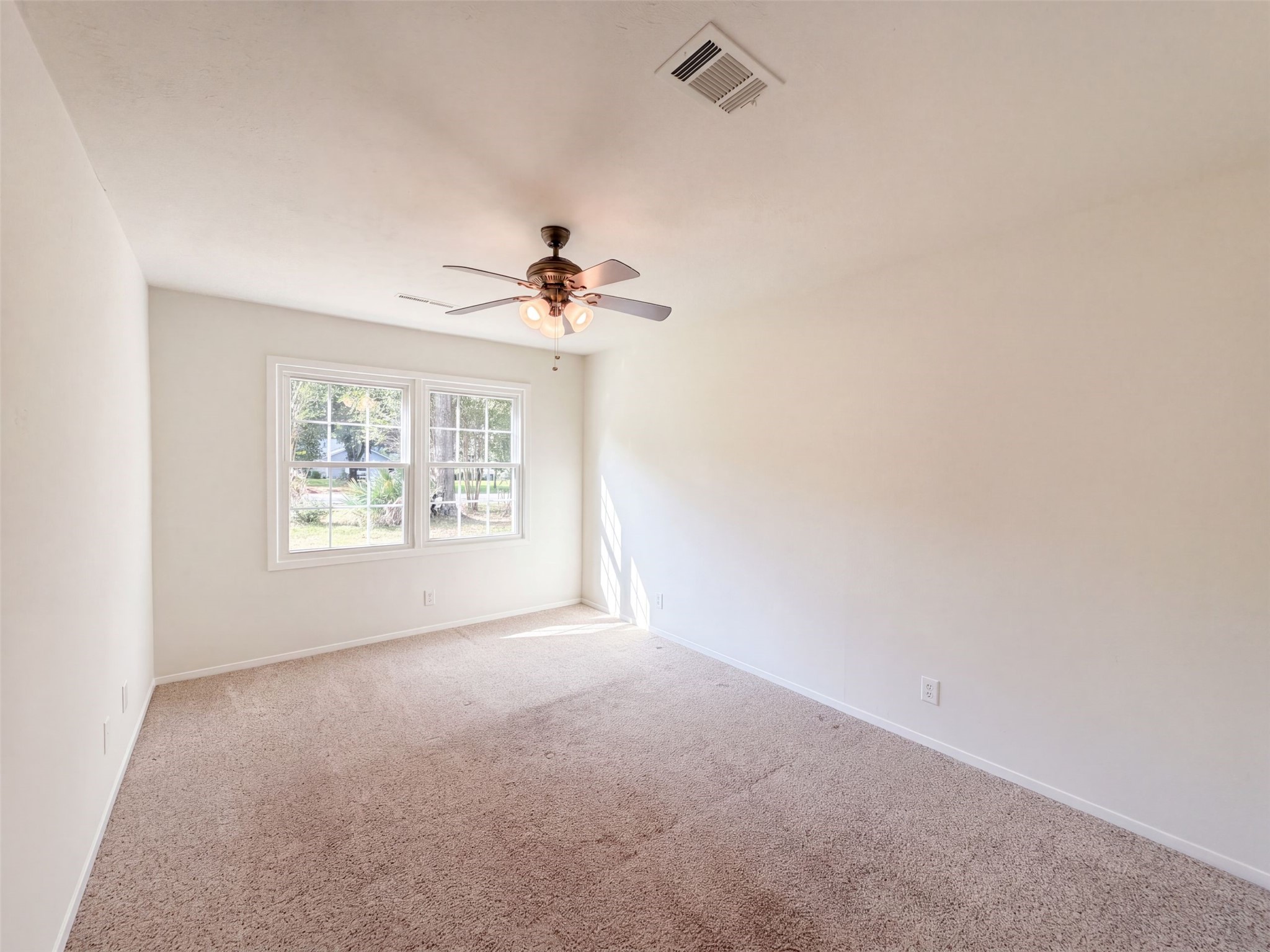 1119 Coe Road Pinehurst, TX 77362 - Photo 11 of 18 Gallery Image 11