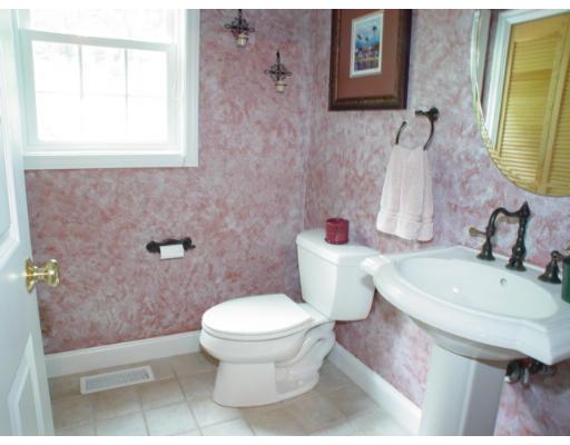 440 Waverly Road North Andover, MA 01845 - Photo 18 of 23 Gallery Image 18