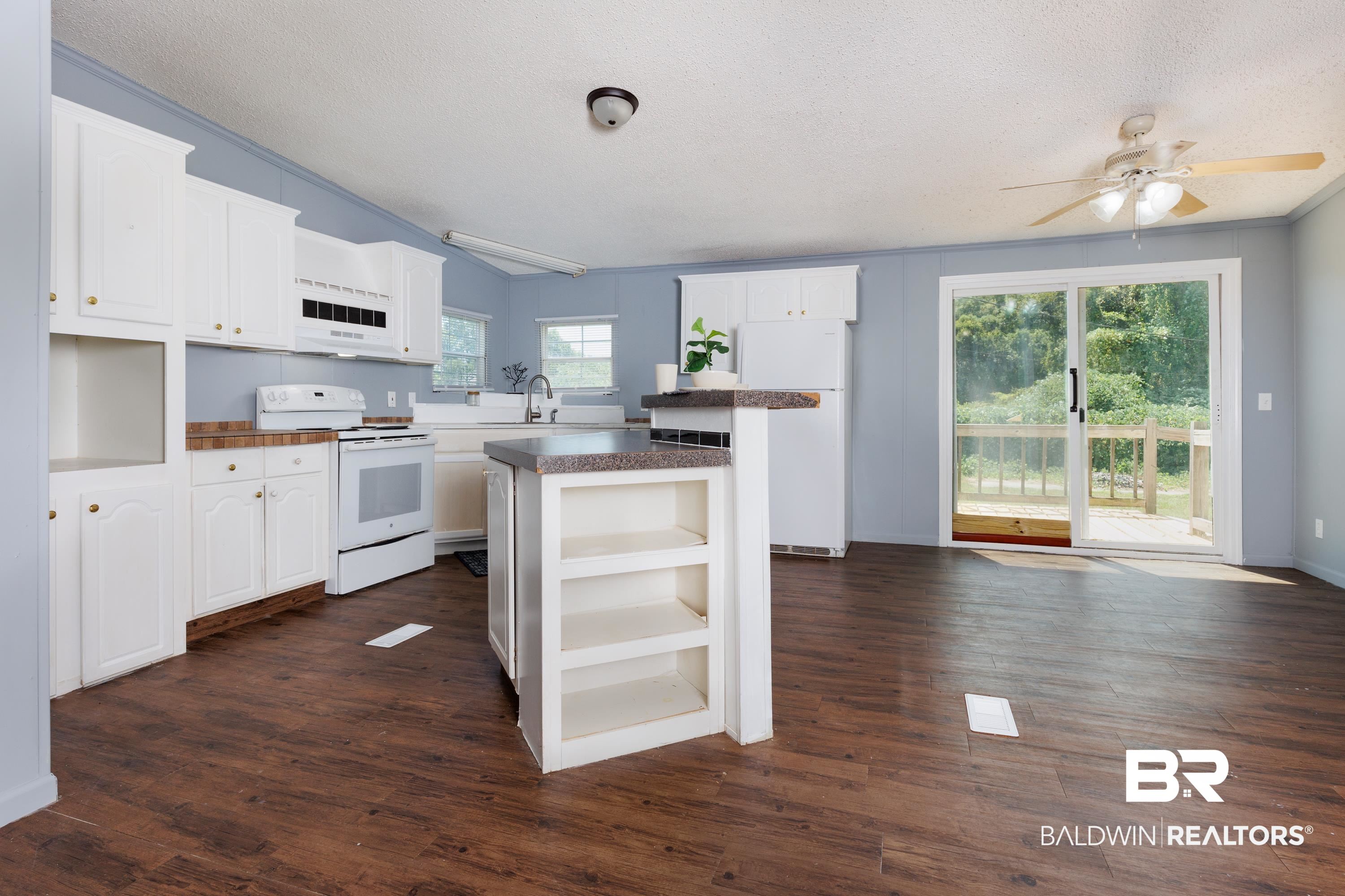 6801 Rester Road Theodore, AL 36582 - Photo 9 of 24 Kitchen