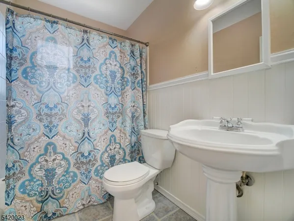 $1,850 | 741 Bloomfield Avenue, Unit A2, Verona, NJ 07044