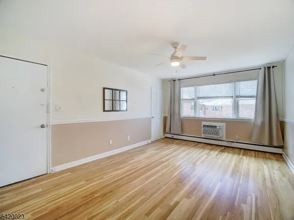 $1,850 | 741 Bloomfield Avenue, Unit A2, Verona, NJ 07044