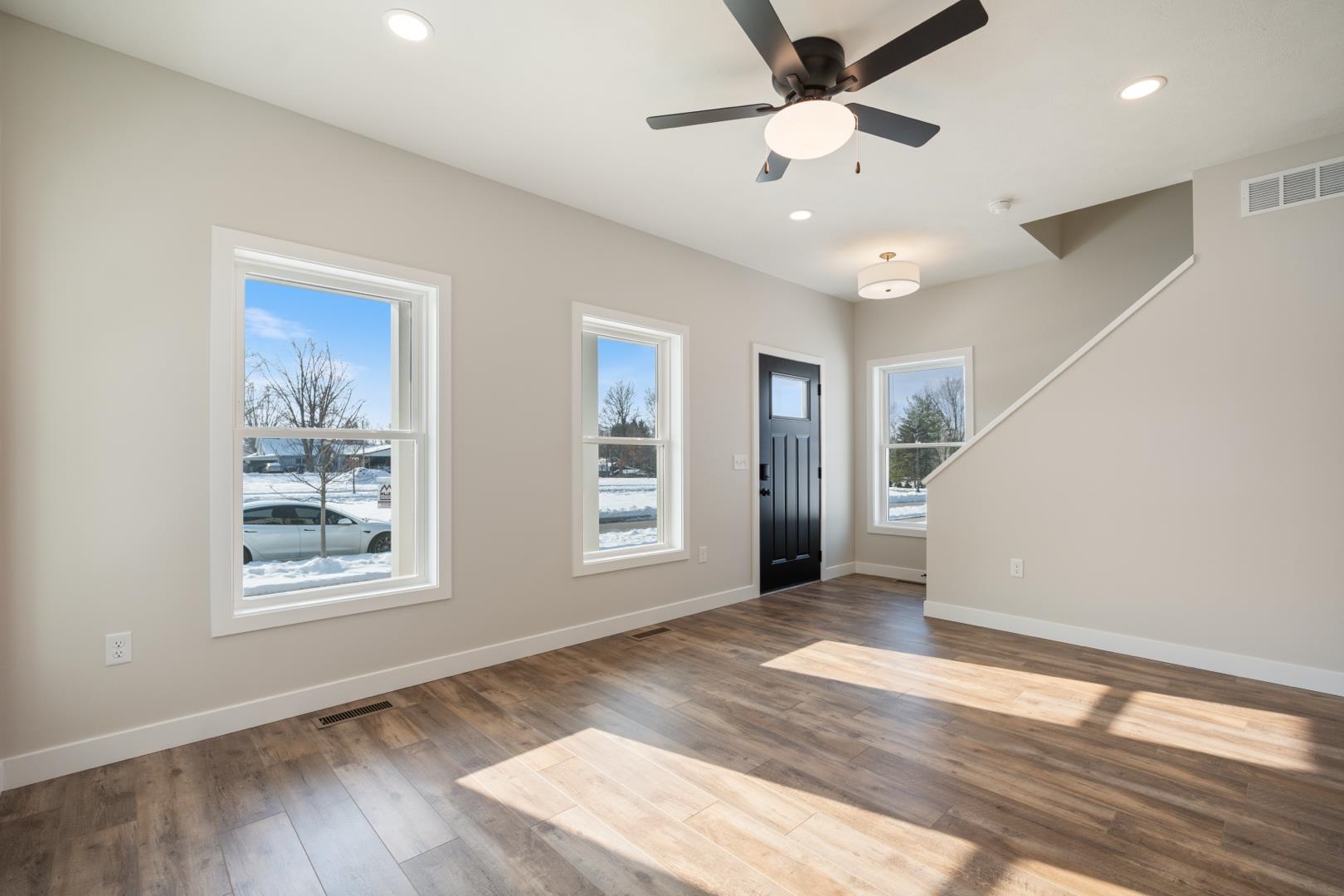 640 West Main Street Warsaw, IN 46580 - Photo 2 of 36