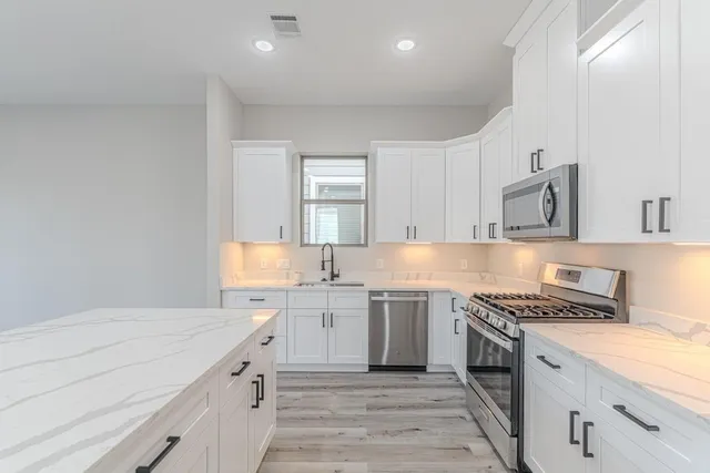 $2,590 | 15038 Wunderlust, Houston, TX 77069