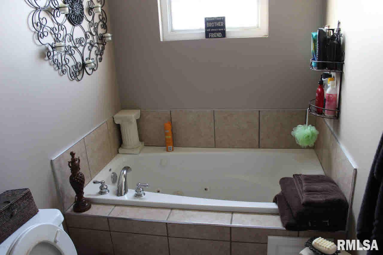 1707 Crown Road Herrin, IL 62948 - Photo 17 of 19