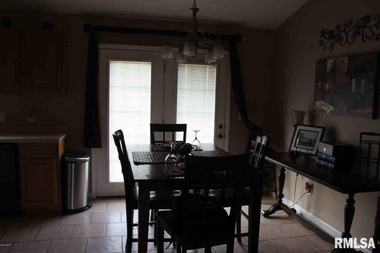 1707 Crown Road Herrin, IL 62948 - Photo 10 of 19
