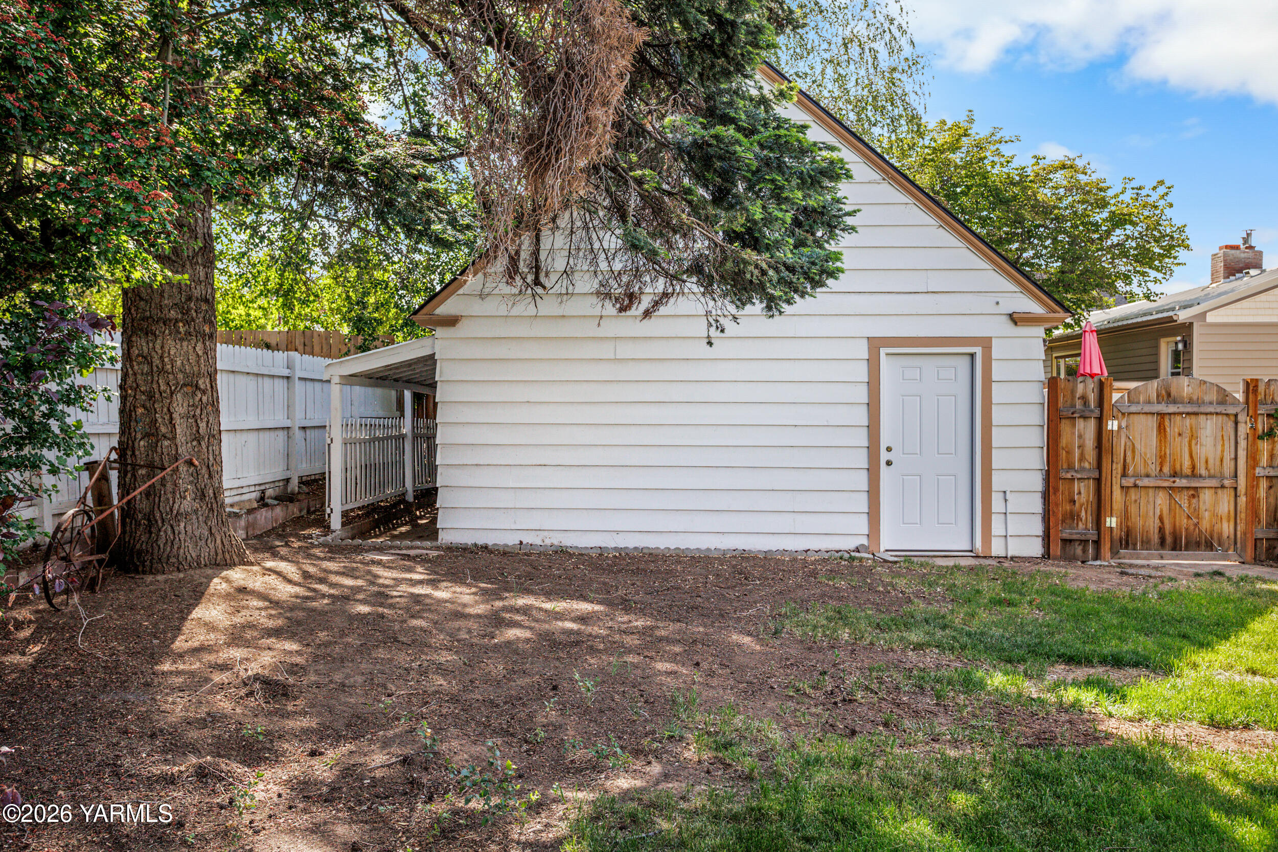 3206 Summitview Avenue Yakima, WA 98902 - Photo 32 of 48 Detached garage