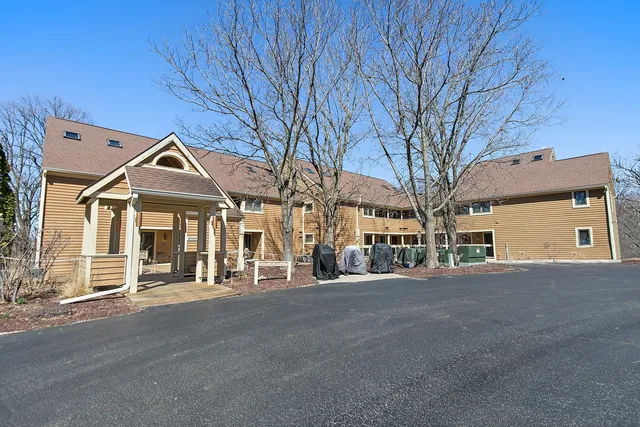 $329,900 | A22 Long Bay Point Drive, Unit A22, Galena, IL 61036