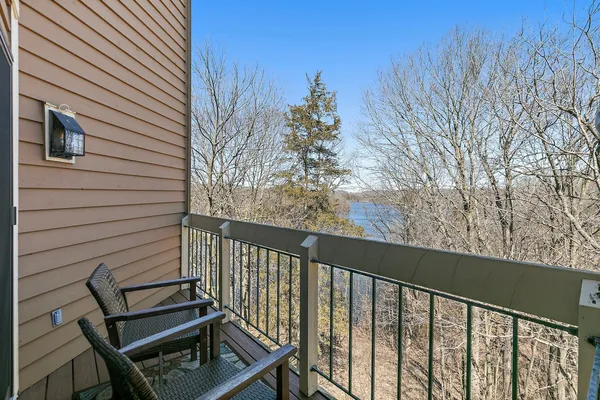 $309,000 | A22 Long Bay Point Drive, Unit A22, Galena, IL 61036