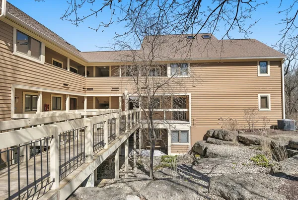 $309,000 | A22 Long Bay Point Drive, Unit A22, Galena, IL 61036