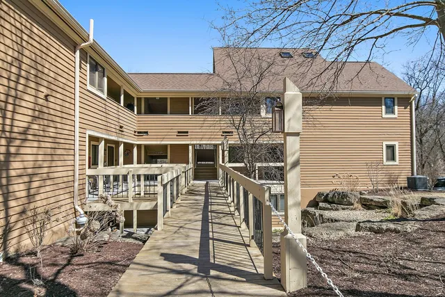 $329,900 | A22 Long Bay Point Drive, Unit A22, Galena, IL 61036